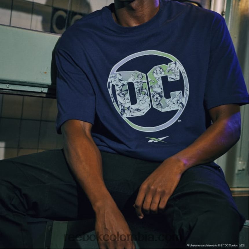 orquídea oscura playera con logo de dc x Reebok D260LP409