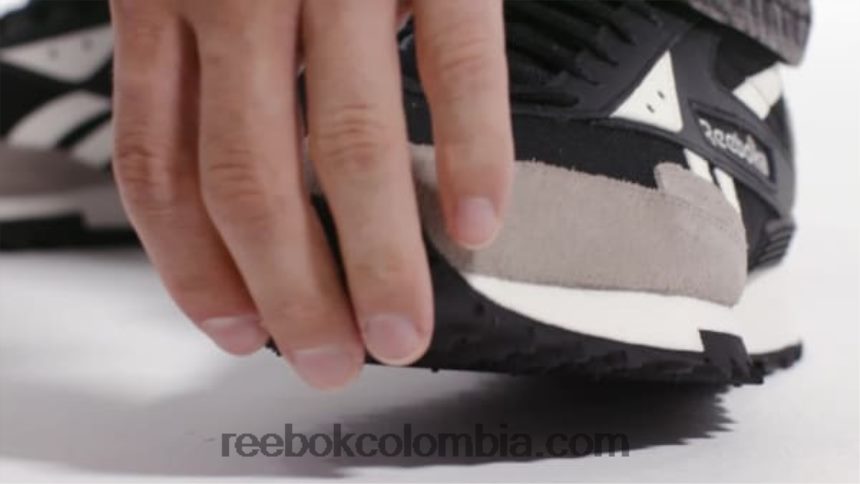 negro núcleo/gris roca/tiza zapatos lx2200 Reebok D260LP47