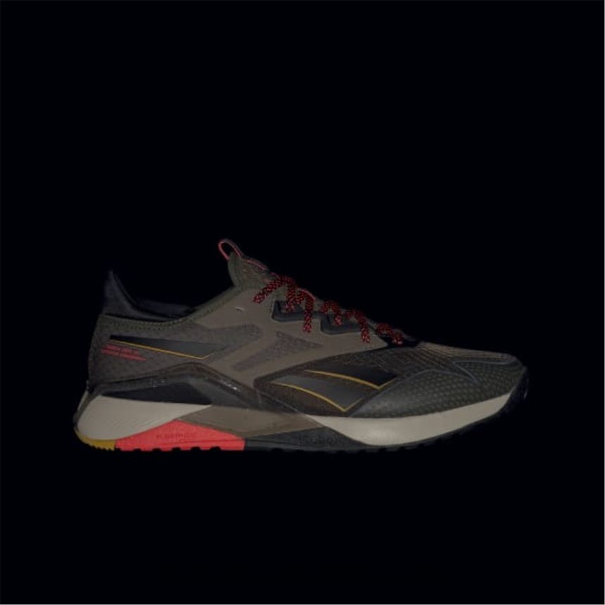 hombres verde militar/núcleo negro/cereza neón zapatillas de entrenamiento nano x2 tr adventure hombre Reebok D260LP1054