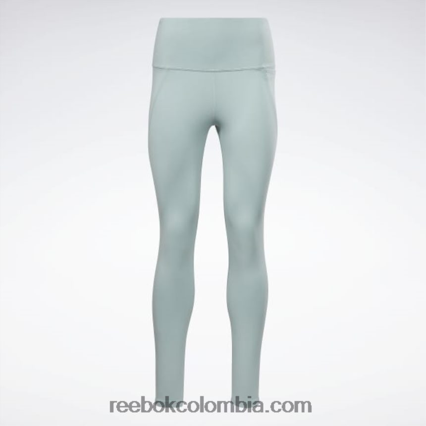 mujer gris junto al mar medias lux de talle alto Reebok D260LP476