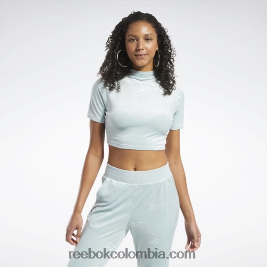 mujer gris junto al mar top clásico de energía ajustado Reebok D260LP887