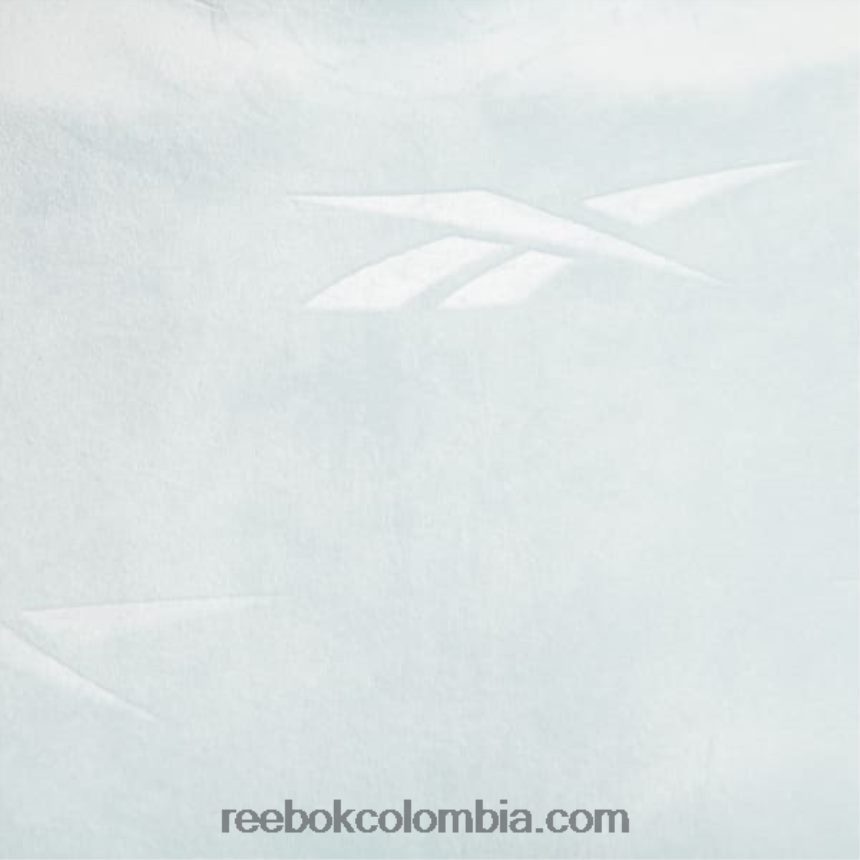 mujer gris junto al mar top clásico de energía ajustado Reebok D260LP887